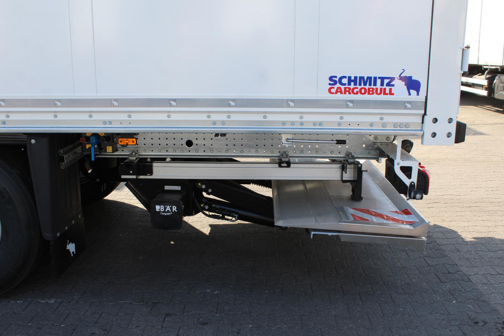 Semirremolque caja cerrada SCHMITZ Koffer 2,7h   DS   Ladebordwand   MIETE - RENT: foto 6