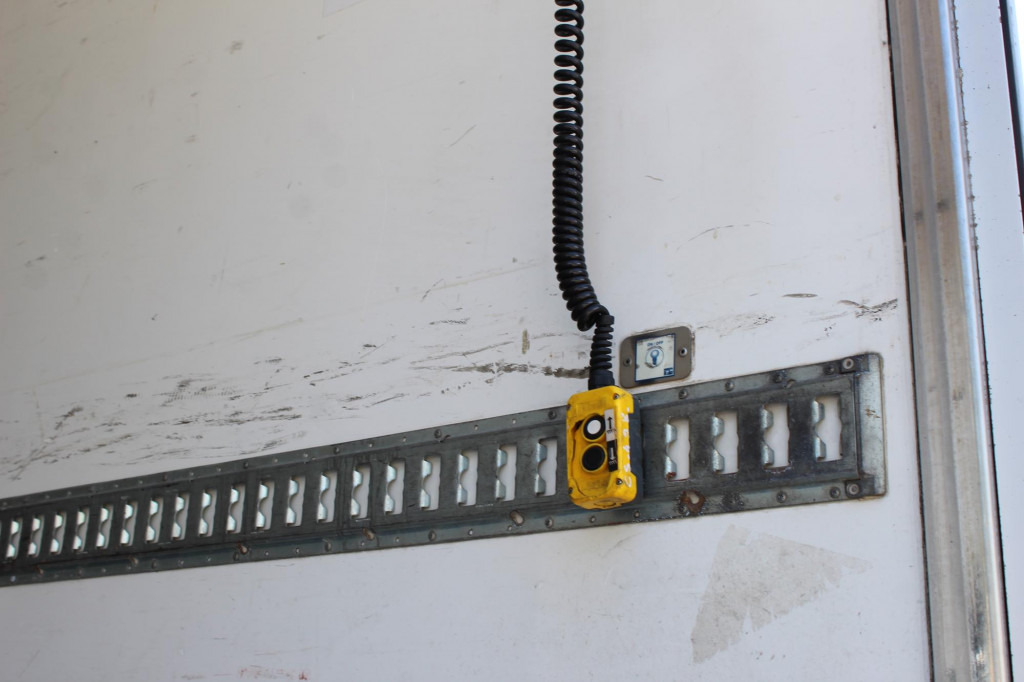 Volvo FL 260 E6 TK T800R 16t Strom Türen+LBW FRC - Camión frigorífico: foto 3 Volvo FL 260 E6 TK T800R 16t Strom Türen+LBW FRC - Camión frigorífico: foto 3