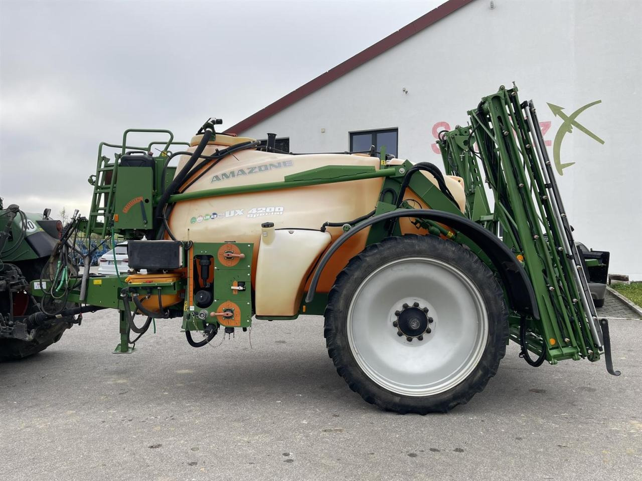 Amazone UX 4200 Special, Baujahr 2009 - Pulverizador arrastrado: foto 2 Amazone UX 4200 Special, Baujahr 2009 - Pulverizador arrastrado: foto 2