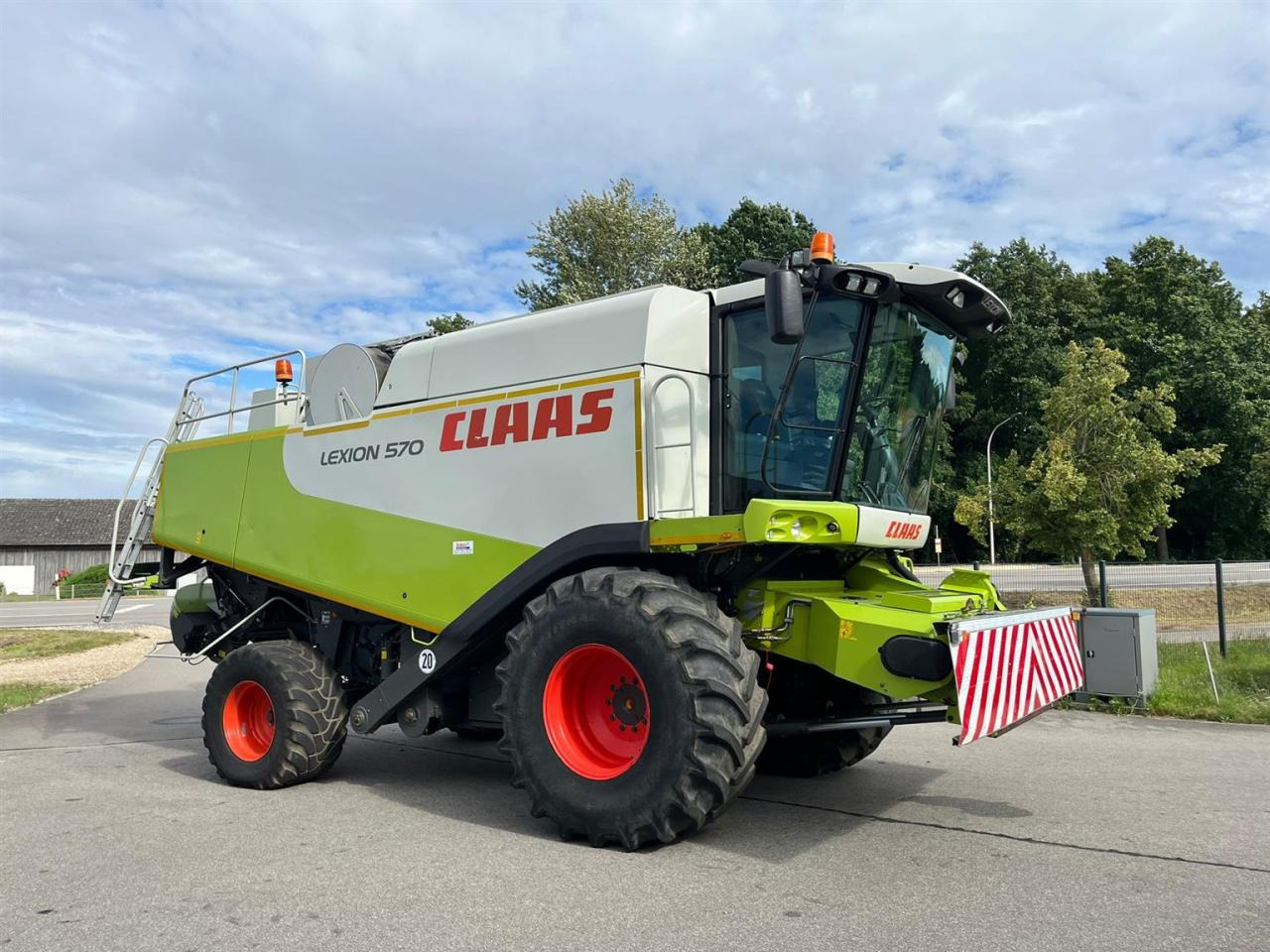 CLAAS Lexion 570, SW V750 mit Raps, Radialverteiler - Cosechadora de granos: foto 1 CLAAS Lexion 570, SW V750 mit Raps, Radialverteiler - Cosechadora de granos: foto 1