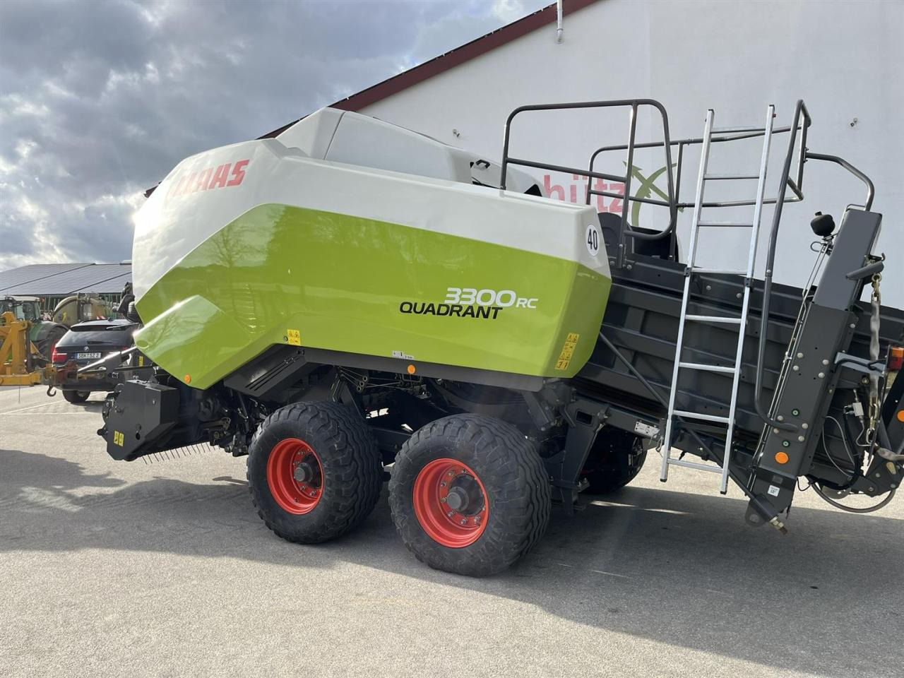 CLAAS Quadrant 3300 RC, ca. 16500 Ballen - Empacadora de pacas cuadradas: foto 2 CLAAS Quadrant 3300 RC, ca. 16500 Ballen - Empacadora de pacas cuadradas: foto 2