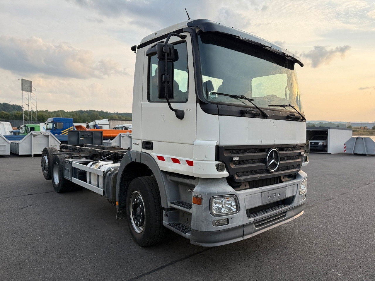 Mercedes-Benz Actros MP 2 2532 6x2 - Camión chasis: foto 4 Mercedes-Benz Actros MP 2 2532 6x2 - Camión chasis: foto 4