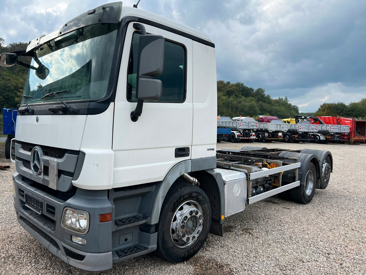 Mercedes-Benz Actros MP 3 2532 6x2 Euro 5 - Camión chasis: foto 1 Mercedes-Benz Actros MP 3 2532 6x2 Euro 5 - Camión chasis: foto 1