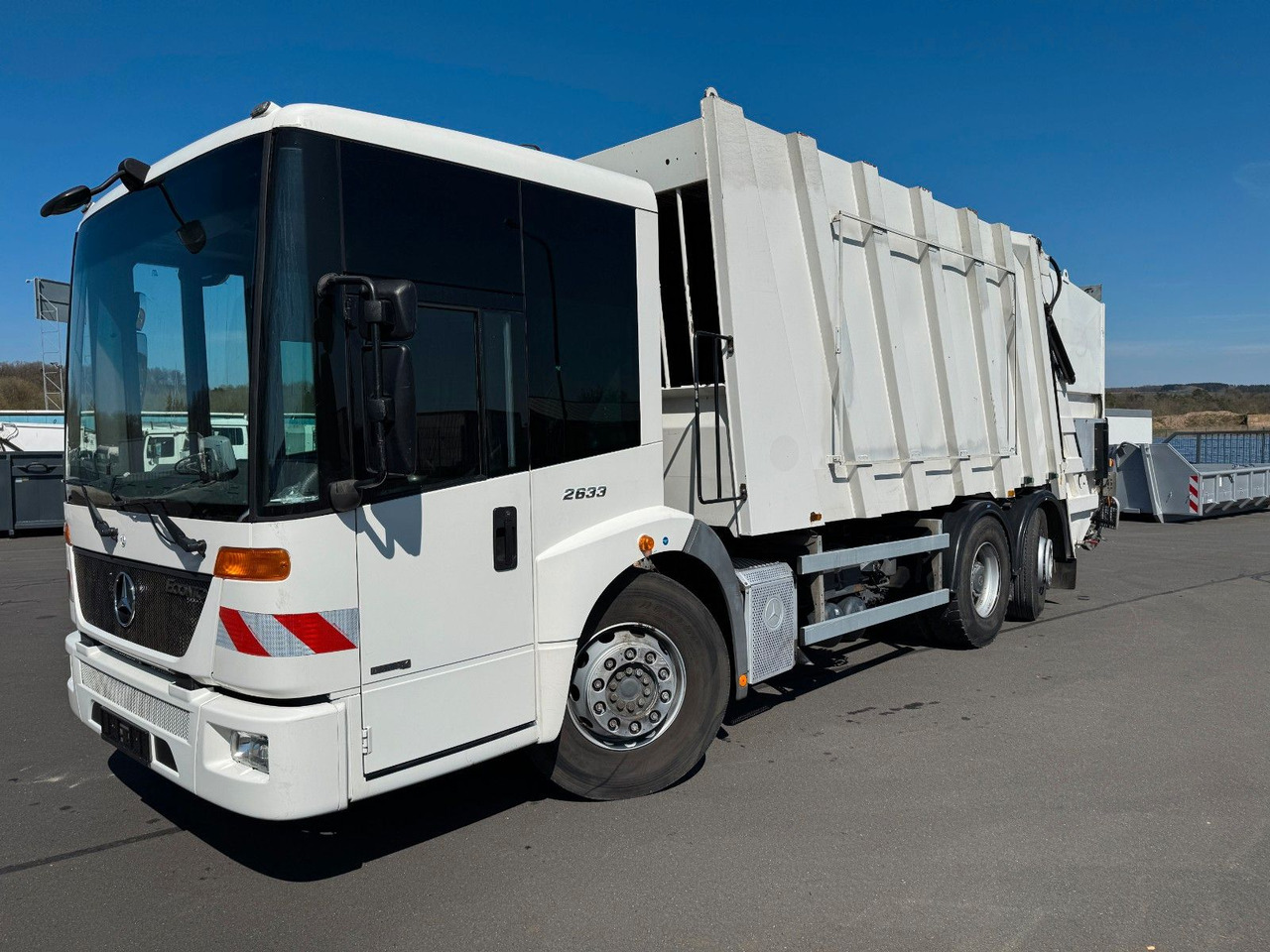 Mercedes-Benz Econic 2633 6x2 Faun Variopress 522 + Zoeller - Camión de basura: foto 1 Mercedes-Benz Econic 2633 6x2 Faun Variopress 522 + Zoeller - Camión de basura: foto 1