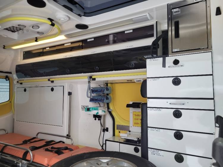 Leasing de MERCEDES – BENZ SPRINTER 3.0D AMBULANCE (TAMLANS) KLIMA, 11.2016, EURO 6  MERCEDES – BENZ SPRINTER 3.0D AMBULANCE (TAMLANS) KLIMA, 11.2016, EURO 6: foto 10