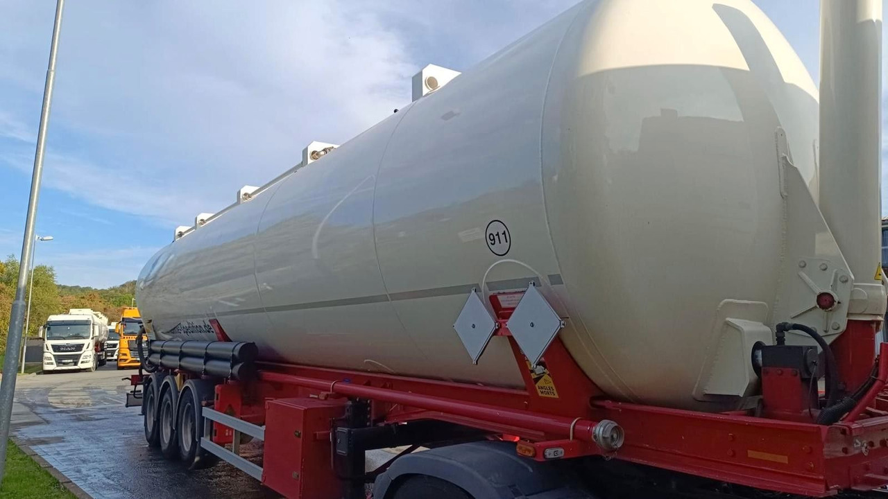 Kässbohrer Kippsilo 60m³ ADR - Semirremolque silo: foto 2 Kässbohrer Kippsilo 60m³ ADR - Semirremolque silo: foto 2