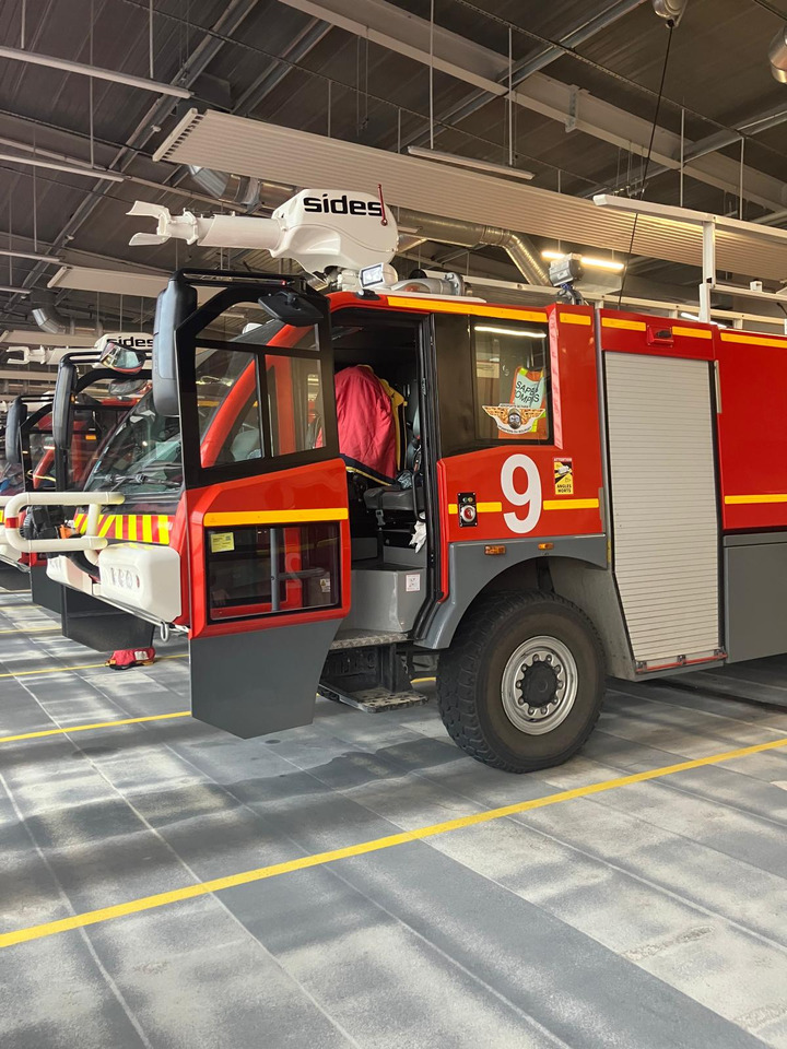 SIDES VIM90 P25 - Camión de bomberos: foto 1 SIDES VIM90 P25 - Camión de bomberos: foto 1