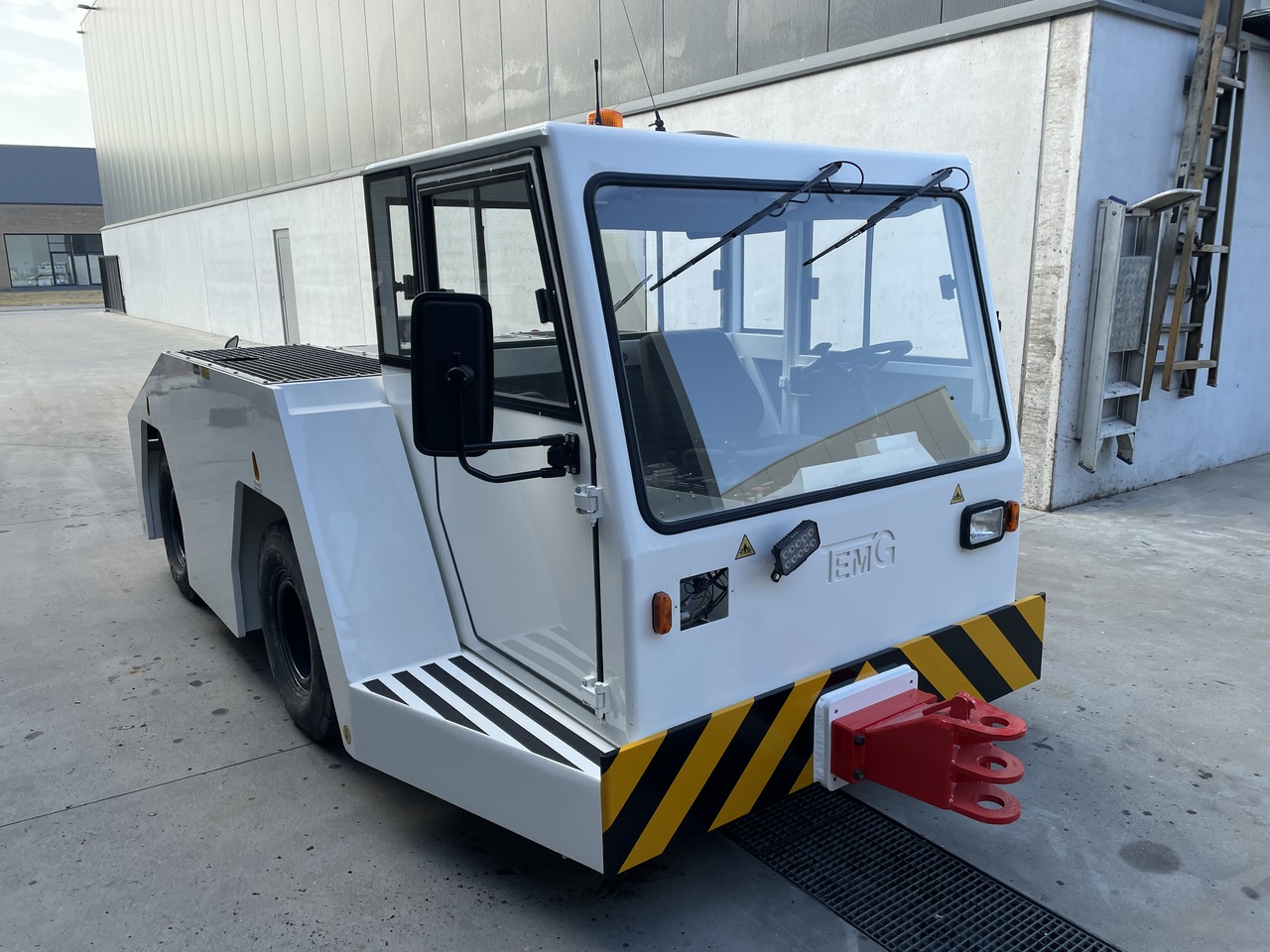 TEMG TG5012 - Remolcador de aviones: foto 2 TEMG TG5012 - Remolcador de aviones: foto 2