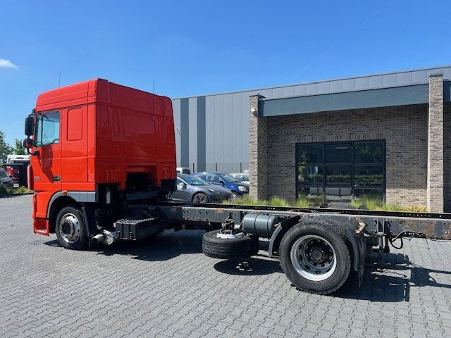 DAF XF 105.410 FA105.410 XF - Camión chasis: foto 2 DAF XF 105.410 FA105.410 XF - Camión chasis: foto 2
