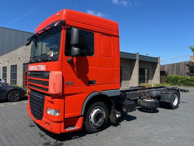 DAF XF 105.410 FA105.410 XF - Camión chasis: foto 1 DAF XF 105.410 FA105.410 XF - Camión chasis: foto 1