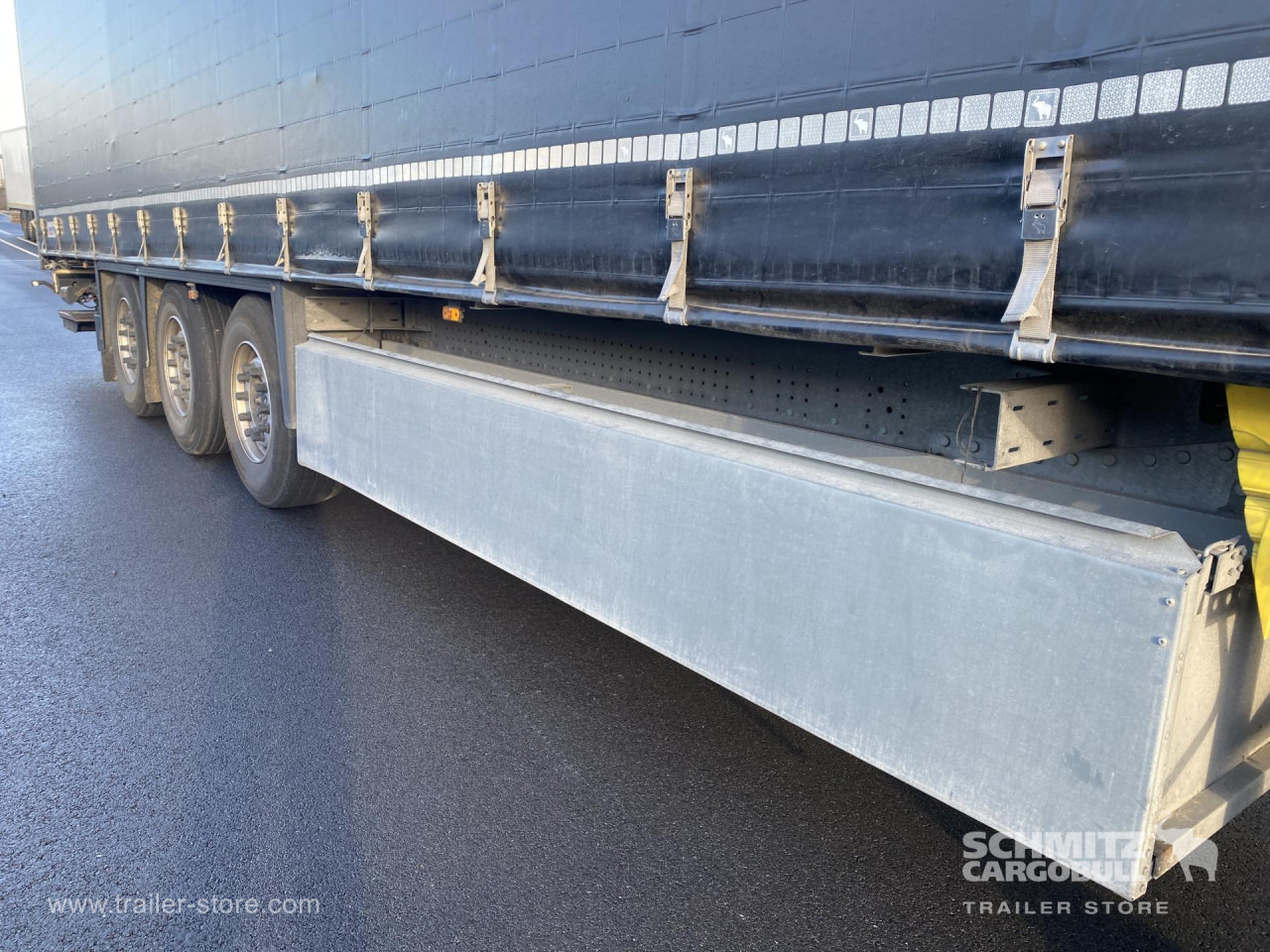 SCHMITZ Curtainsider Standard Taillift - Semirremolque lona: foto 4 SCHMITZ Curtainsider Standard Taillift - Semirremolque lona: foto 4