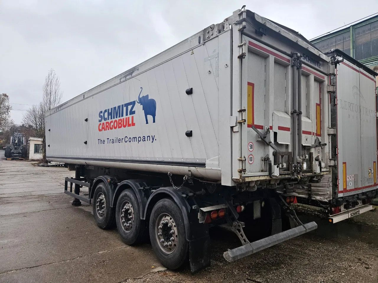 Schmitz Cargobull Gotha SGF S3, 45m3, Alloy wheels, Lift axle - Semirremolque volquete: foto 4 Schmitz Cargobull Gotha SGF S3, 45m3, Alloy wheels, Lift axle - Semirremolque volquete: foto 4