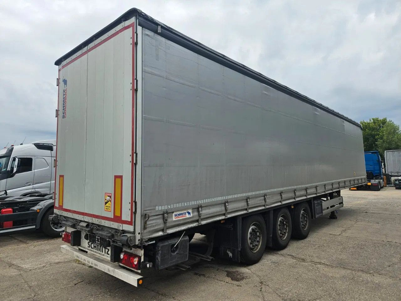 Schmitz Cargobull SCB S3T Standard 3 units! Lifting Axle A&C, XL C - Semirremolque lona: foto 4 Schmitz Cargobull SCB S3T Standard 3 units! Lifting Axle A&C, XL C - Semirremolque lona: foto 4