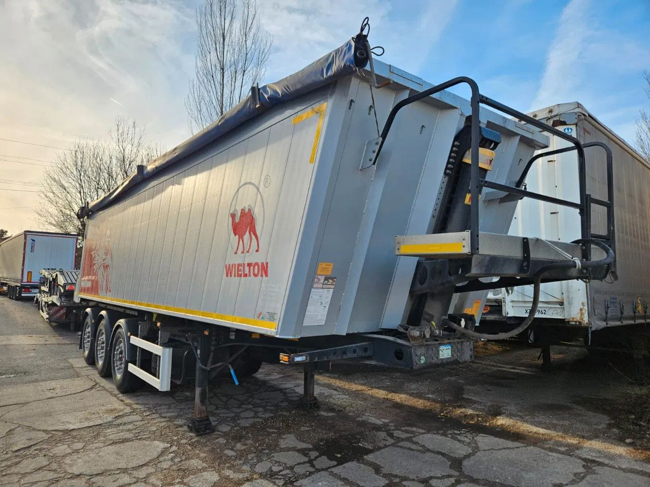 Wielton NW-3 38m3 Lifting Axle, Alloy w. 2 units in stoc - Semirremolque volquete: foto 1 Wielton NW-3 38m3 Lifting Axle, Alloy w. 2 units in stoc - Semirremolque volquete: foto 1