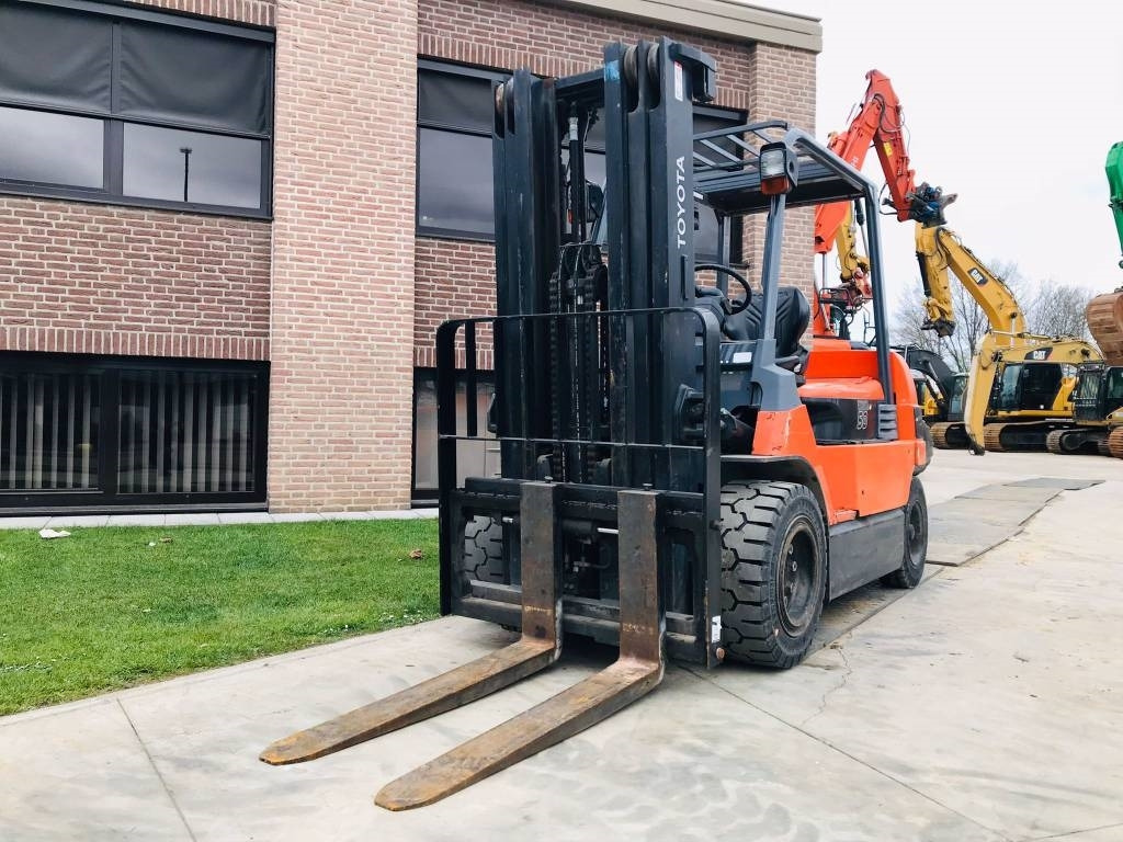 Toyota 7 FB MF 50 - Carretilla elevadora eléctrica: foto 1 Toyota 7 FB MF 50 - Carretilla elevadora eléctrica: foto 1