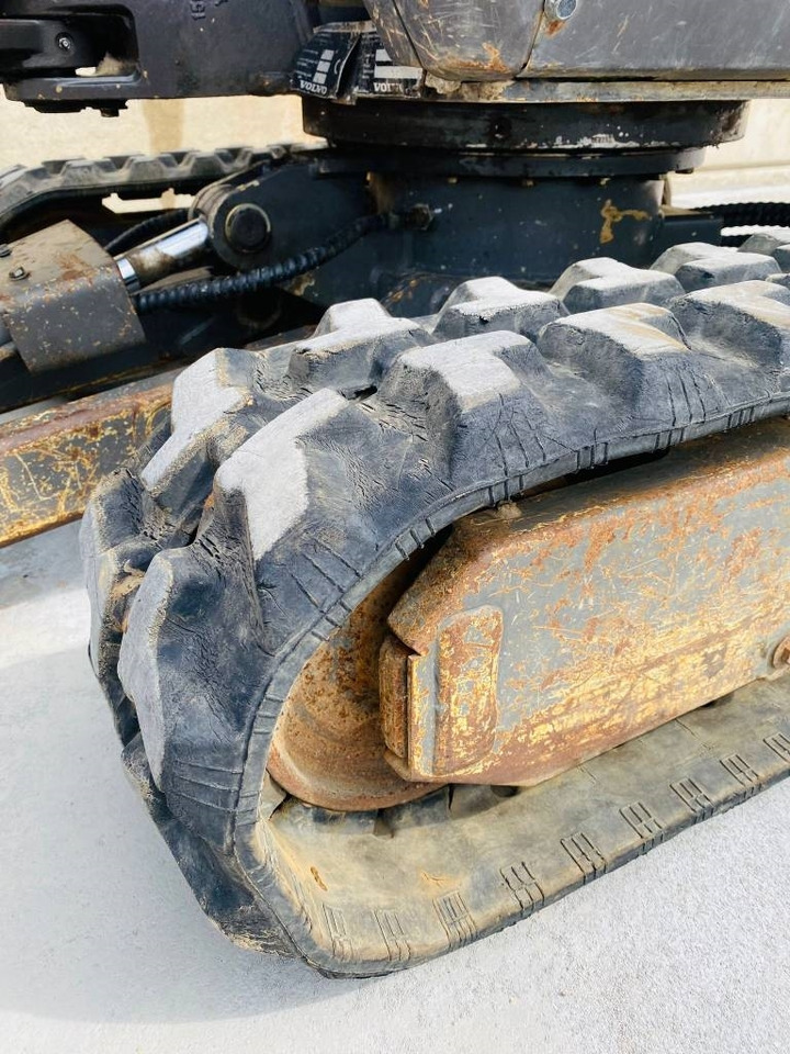 Miniexcavadora Volvo EC 18 C: foto 10