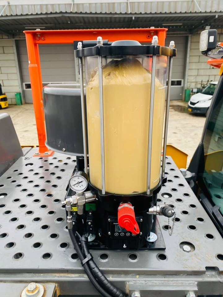 Excavadora de cadenas Volvo ec350el: foto 9