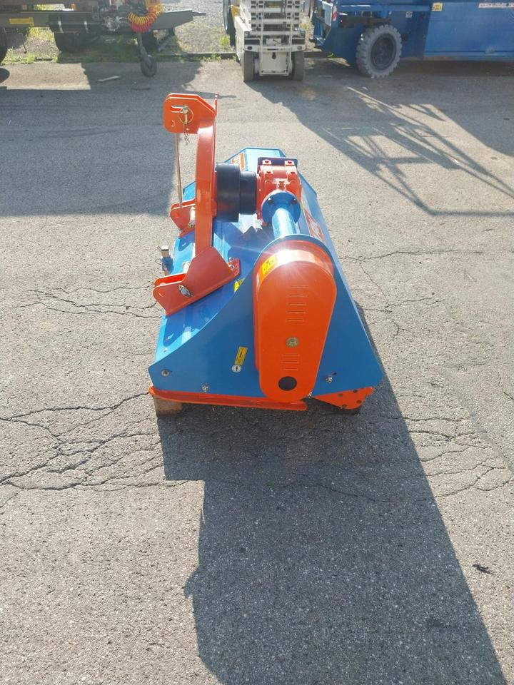 Mulcher Schlegelmulcher Stark KM 155 Mähwerk - Desbrozadora de martillos: foto 5 Mulcher Schlegelmulcher Stark KM 155 Mähwerk - Desbrozadora de martillos: foto 5