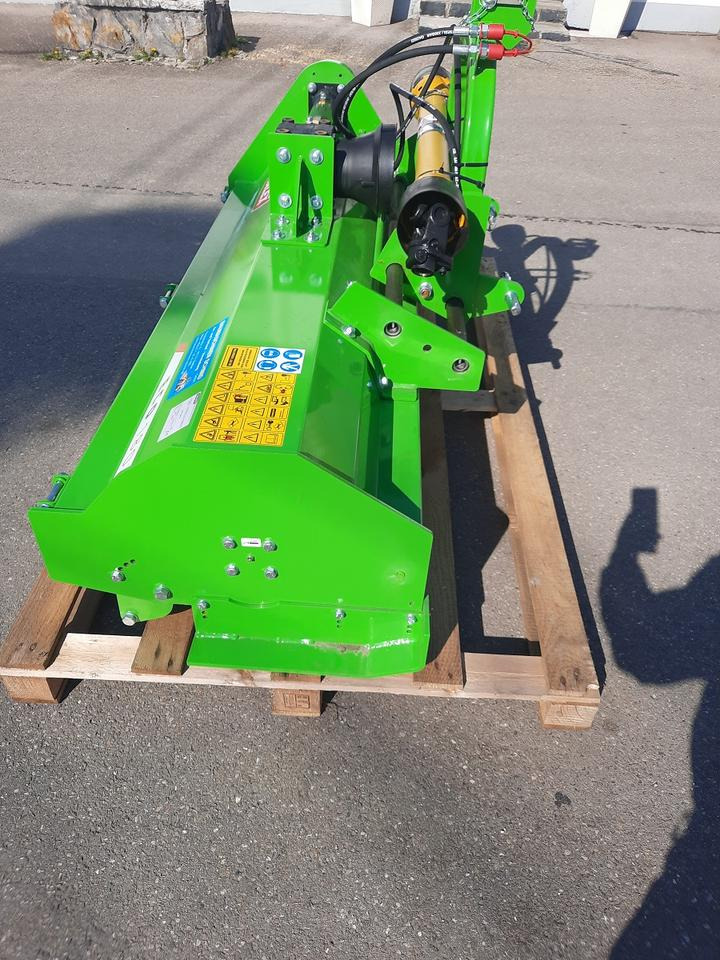 Neuer Mulcher, Schlegelmulcher Talex 1,8m hydr. Seitenverschub - Desbrozadora de martillos: foto 2 Neuer Mulcher, Schlegelmulcher Talex 1,8m hydr. Seitenverschub - Desbrozadora de martillos: foto 2