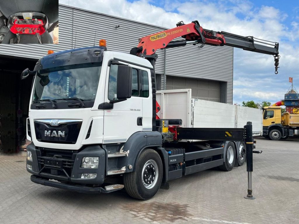 MAN TG-S 26.420 6x2 BL Pritsche Kran Palf. PK 22002+ - Camión caja abierta, Camión grúa: foto 1 MAN TG-S 26.420 6x2 BL Pritsche Kran Palf. PK 22002+ - Camión caja abierta, Camión grúa: foto 1