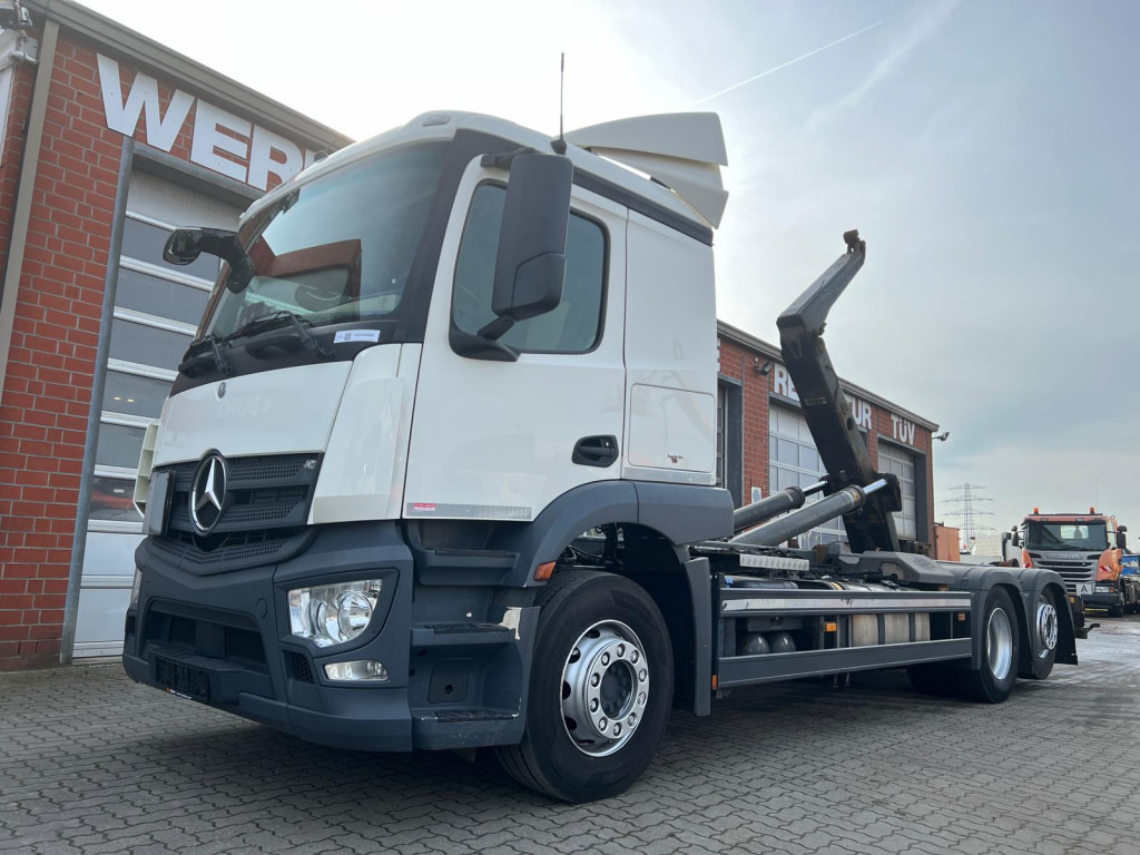 MERCEDES-BENZ Actros neu 2543 L 6x2 Abrollkipper Meiller Funk - Camión multibasculante: foto 1 MERCEDES-BENZ Actros neu 2543 L 6x2 Abrollkipper Meiller Funk - Camión multibasculante: foto 1