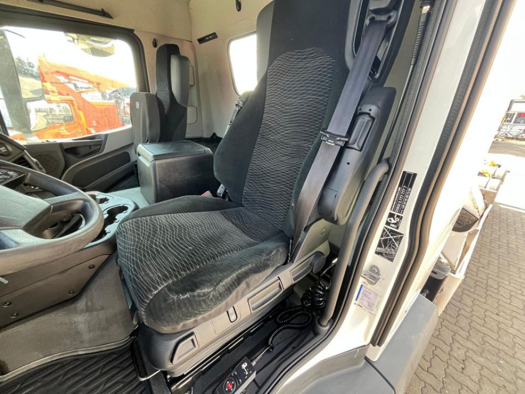 MERCEDES-BENZ Antos 2543 L 6x2 Abrollkipper mit Kran Funk+Greiferst. - Camión multibasculante, Camión grúa: foto 4 MERCEDES-BENZ Antos 2543 L 6x2 Abrollkipper mit Kran Funk+Greiferst. - Camión multibasculante, Camión grúa: foto 4