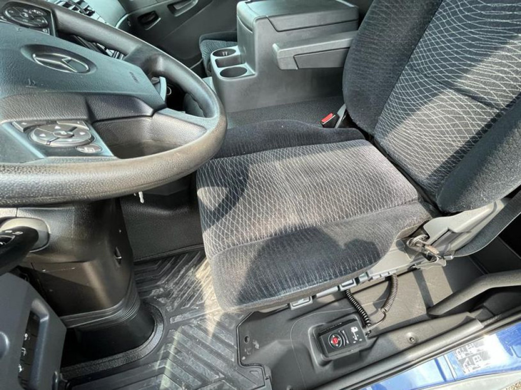 MERCEDES-BENZ Atego 1224 L Pritsche LBW LBW 1.5to - Camión lona: foto 2 MERCEDES-BENZ Atego 1224 L Pritsche LBW LBW 1.5to - Camión lona: foto 2