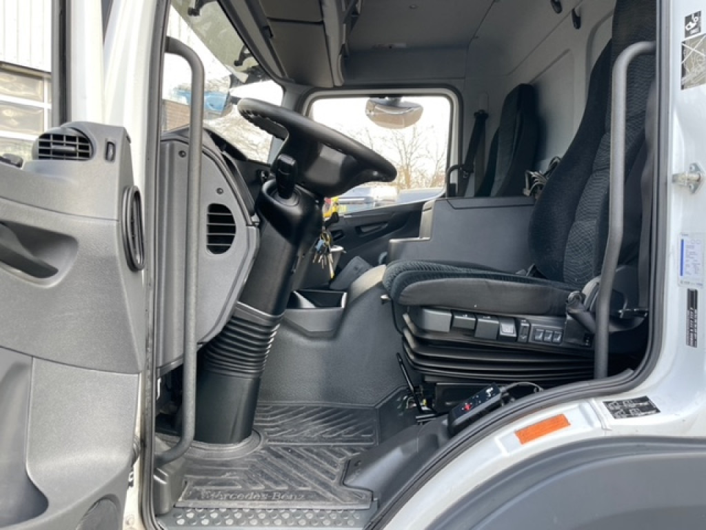 MERCEDES-BENZ Atego 1224 L Pritsche LBW LBW 1.5to - Camión lona: foto 5 MERCEDES-BENZ Atego 1224 L Pritsche LBW LBW 1.5to - Camión lona: foto 5