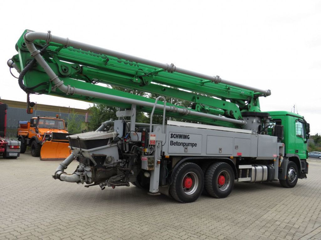 Mercedes-Benz Actros 2641 6x4 Betonpumpe Schwing S 36 X nur 2 - Camión bomba de hormigón: foto 4 Mercedes-Benz Actros 2641 6x4 Betonpumpe Schwing S 36 X nur 2 - Camión bomba de hormigón: foto 4