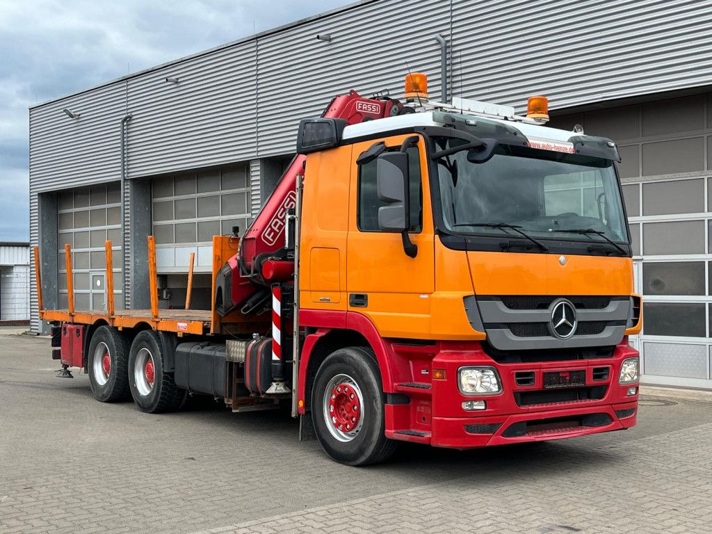 Mercedes-Benz Actros 2646 L 6x4 Pritsche Kran Fassi 450 45m/t Mercedes-Benz Actros 2646 L 6x4 Pritsche Kran Fassi 450 45m/t - Camión grúa, Camión caja abierta: foto 2 Mercedes-Benz Actros 2646 L 6x4 Pritsche Kran Fassi 450 45m/t Mercedes-Benz Actros 2646 L 6x4 Pritsche Kran Fassi 450 45m/t - Camión grúa, Camión caja abierta: foto 2