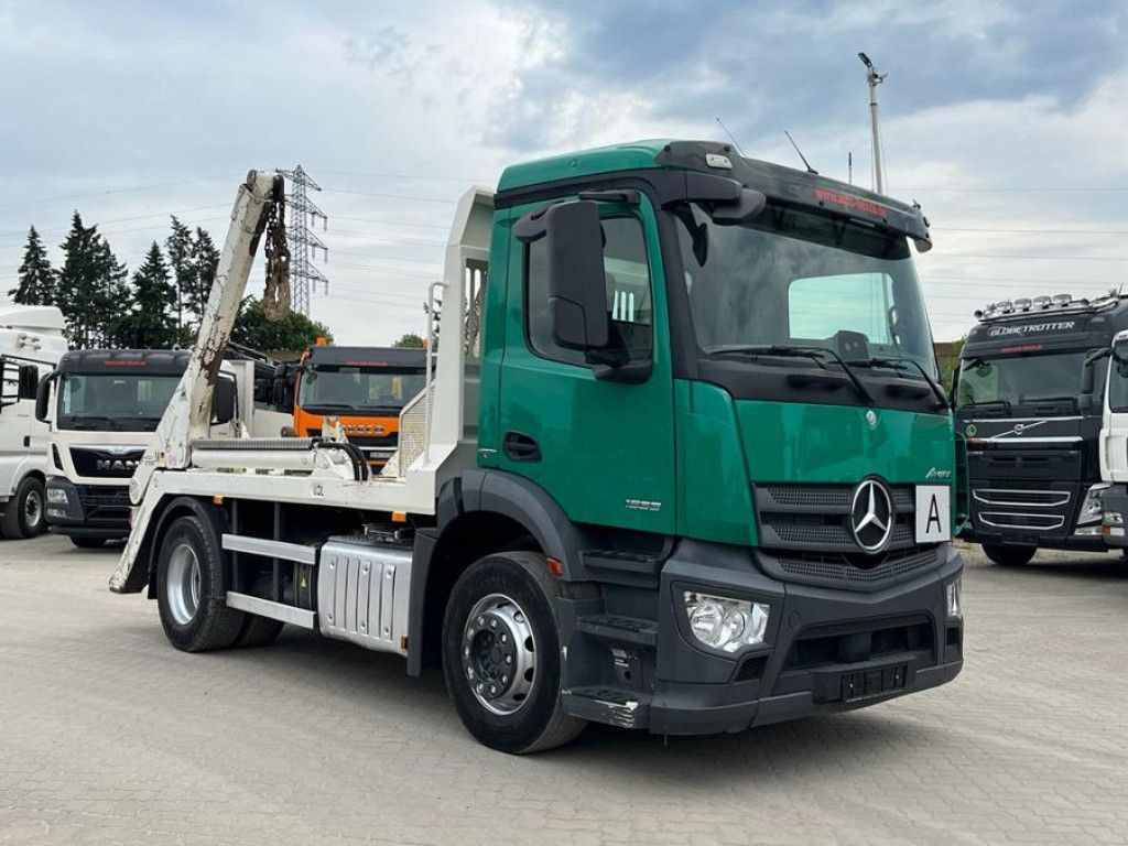 Mercedes-Benz Antos 1835 L 4x2 Absetzkipper VDL, Euro 6 - Camión portacontenedor de cadenas: foto 2 Mercedes-Benz Antos 1835 L 4x2 Absetzkipper VDL, Euro 6 - Camión portacontenedor de cadenas: foto 2