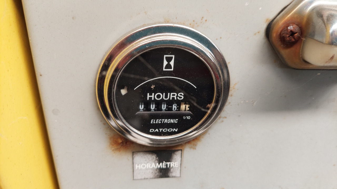 Vehículo de deshielo JBT GS320 Towable De-icer: foto 8 Vehículo de deshielo JBT GS320 Towable De-icer: foto 8