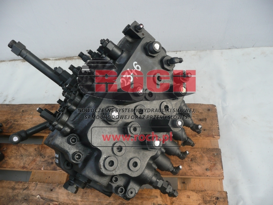 DAEWOO 130C1-5 C11285 - 10 SEKCYJNY - Válvula hidráulica para Maquinaria de construcción: foto 1 DAEWOO 130C1-5 C11285 - 10 SEKCYJNY - Válvula hidráulica para Maquinaria de construcción: foto 1