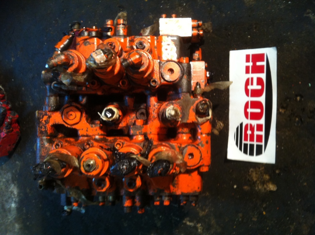 DAEWOO 7 SEKCYJNY + 8F4255C AS.222509 - Válvula hidráulica para Excavadora de cadenas: foto 1 DAEWOO 7 SEKCYJNY + 8F4255C AS.222509 - Válvula hidráulica para Excavadora de cadenas: foto 1