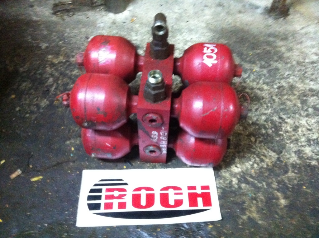 HYDAC 474054 7621 477 + HYDROAKUMULATORY 0,75L - Válvula hidráulica para Cargadora de ruedas: foto 1 HYDAC 474054 7621 477 + HYDROAKUMULATORY 0,75L - Válvula hidráulica para Cargadora de ruedas: foto 1