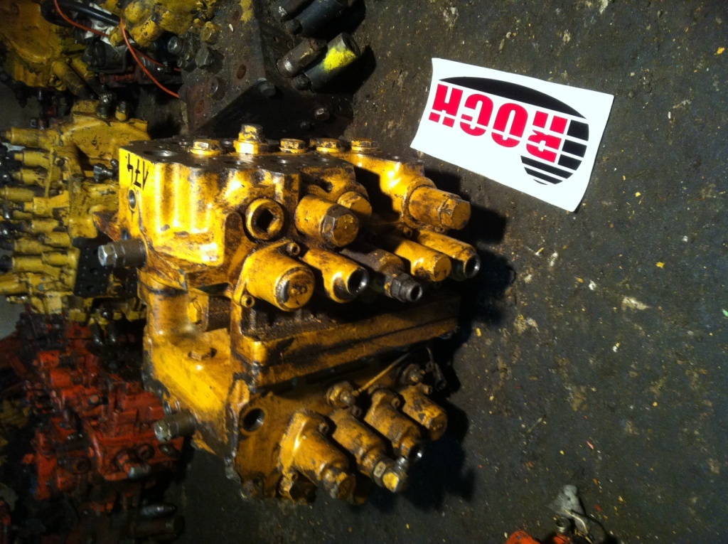 KOMATSU 0410N - 9 SEKCYJNY - Válvula hidráulica para Maquinaria de construcción: foto 1 KOMATSU 0410N - 9 SEKCYJNY - Válvula hidráulica para Maquinaria de construcción: foto 1