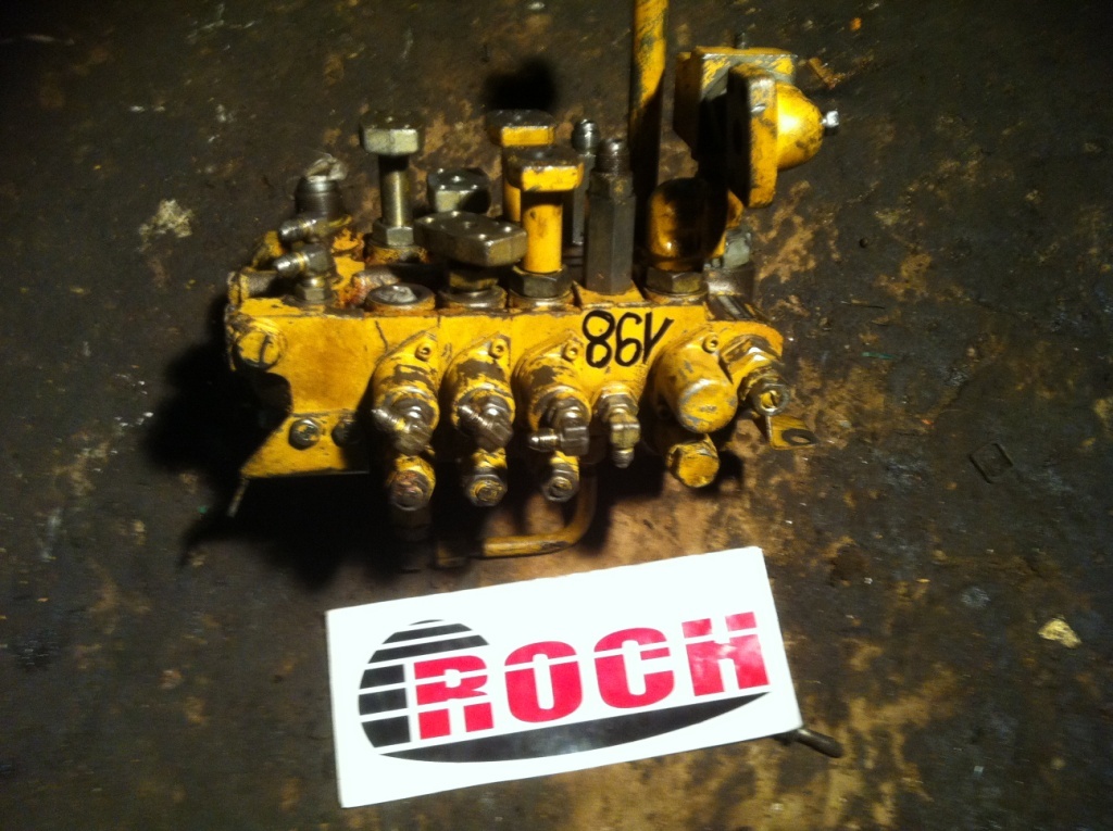 KOMATSU BBF10021 - 4 SEKCYJNY - Válvula hidráulica para Maquinaria de construcción: foto 1 KOMATSU BBF10021 - 4 SEKCYJNY - Válvula hidráulica para Maquinaria de construcción: foto 1