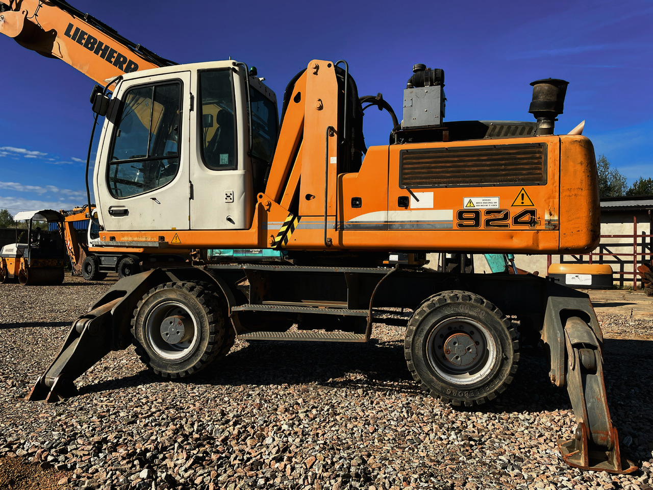 LIEBHERR A924C LITRONIC - Maquinaria de construcción: foto 3 LIEBHERR A924C LITRONIC - Maquinaria de construcción: foto 3