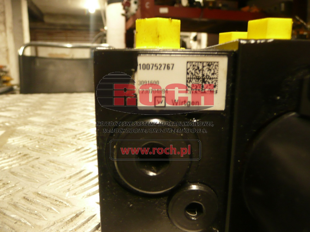 WIRTGEN 100752767 3091600 L230704894 236305 + CEWKA 47-2778 PA6-GS30 - Válvula hidráulica: foto 2 WIRTGEN 100752767 3091600 L230704894 236305 + CEWKA 47-2778 PA6-GS30 - Válvula hidráulica: foto 2
