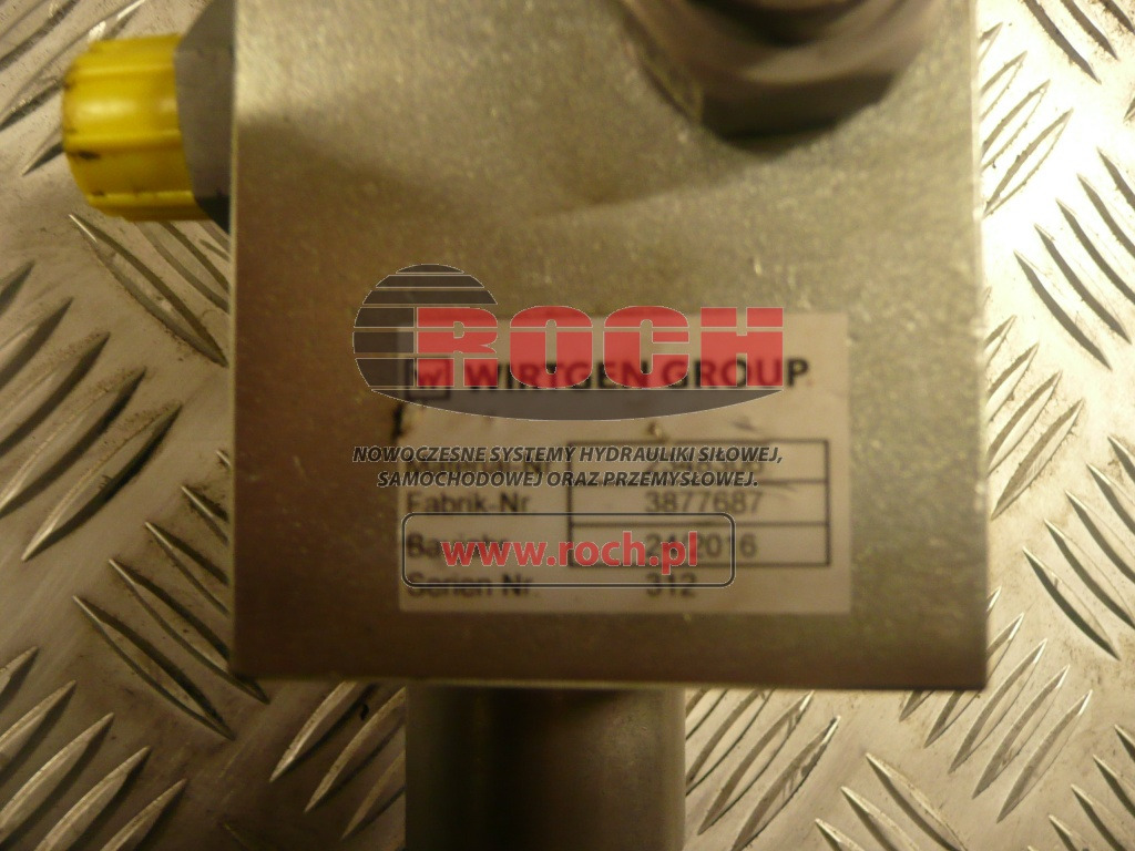 WIRTGEN 2349306 3877687- 1 SEKCYJNY + 03877655A 160323023P + 3091665  12VDC 5,4 OHM X 2 - Válvula hidráulica: foto 1 WIRTGEN 2349306 3877687- 1 SEKCYJNY + 03877655A 160323023P + 3091665  12VDC 5,4 OHM X 2 - Válvula hidráulica: foto 1