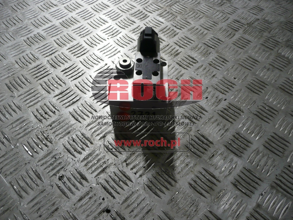 WIRTGEN 2477453 33094001 - 1 SEKCYJNY + PRM2-042Z 11/12-24E12/M 2504580 8000153 33115200 + 30754900 - Válvula hidráulica: foto 1 WIRTGEN 2477453 33094001 - 1 SEKCYJNY + PRM2-042Z 11/12-24E12/M 2504580 8000153 33115200 + 30754900 - Válvula hidráulica: foto 1