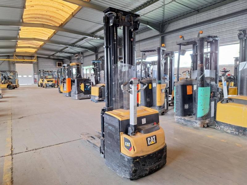 Caterpillar NSP16N2 - Apilador: foto 1 Caterpillar NSP16N2 - Apilador: foto 1