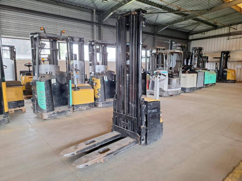 Caterpillar NSP16N2 - Apilador: foto 4 Caterpillar NSP16N2 - Apilador: foto 4