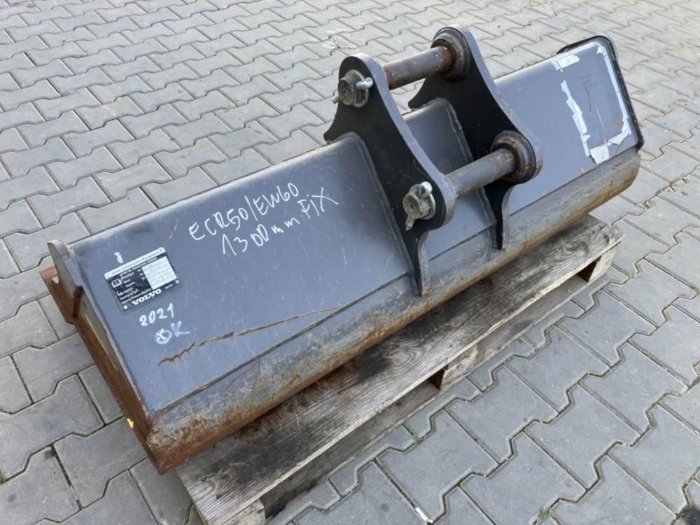 Volvo Böschungslöffel starr - Retroexcavadora: foto 2 Volvo Böschungslöffel starr - Retroexcavadora: foto 2