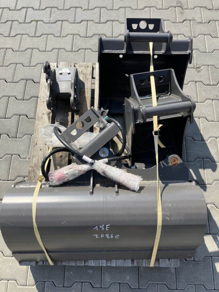 Volvo Löffelset inkl. Schnellwechsler für EC18 - Retroexcavadora: foto 5 Volvo Löffelset inkl. Schnellwechsler für EC18 - Retroexcavadora: foto 5