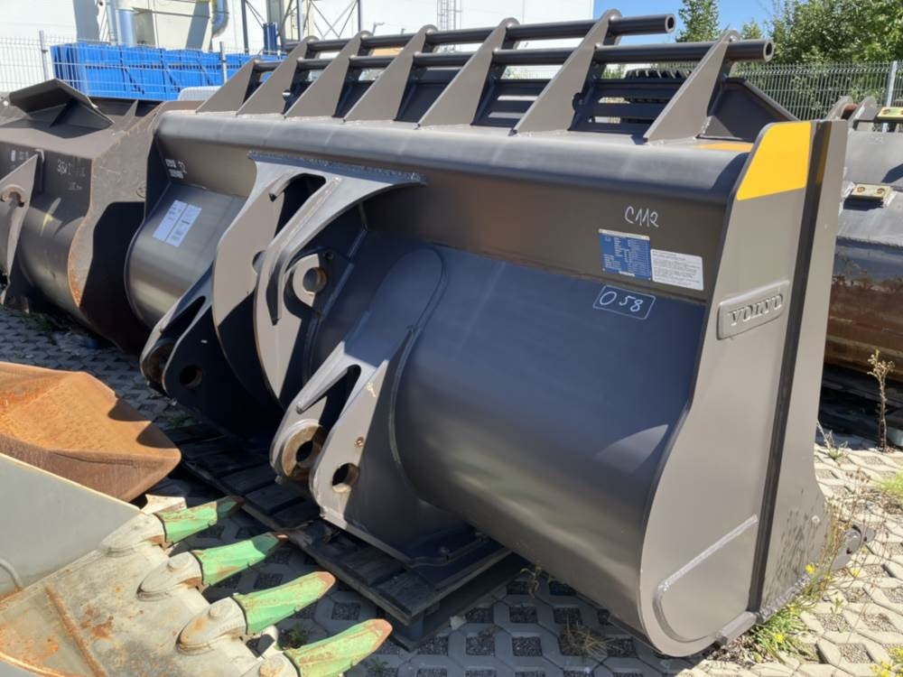 Volvo Schaufel mit Zähnen - Cazo: foto 3 Volvo Schaufel mit Zähnen - Cazo: foto 3