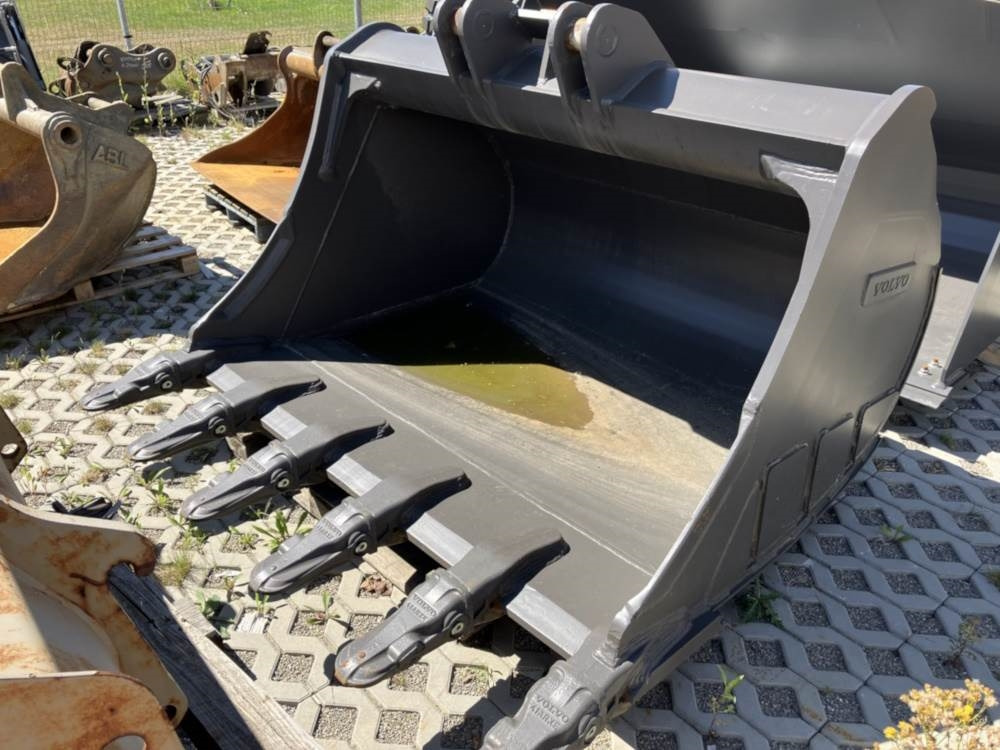 Volvo Tieflöffel mit Zähne S2 - Retroexcavadora: foto 1 Volvo Tieflöffel mit Zähne S2 - Retroexcavadora: foto 1