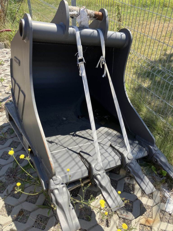 Volvo Tieflöffel mit Zähnen S6 - Retroexcavadora: foto 1 Volvo Tieflöffel mit Zähnen S6 - Retroexcavadora: foto 1