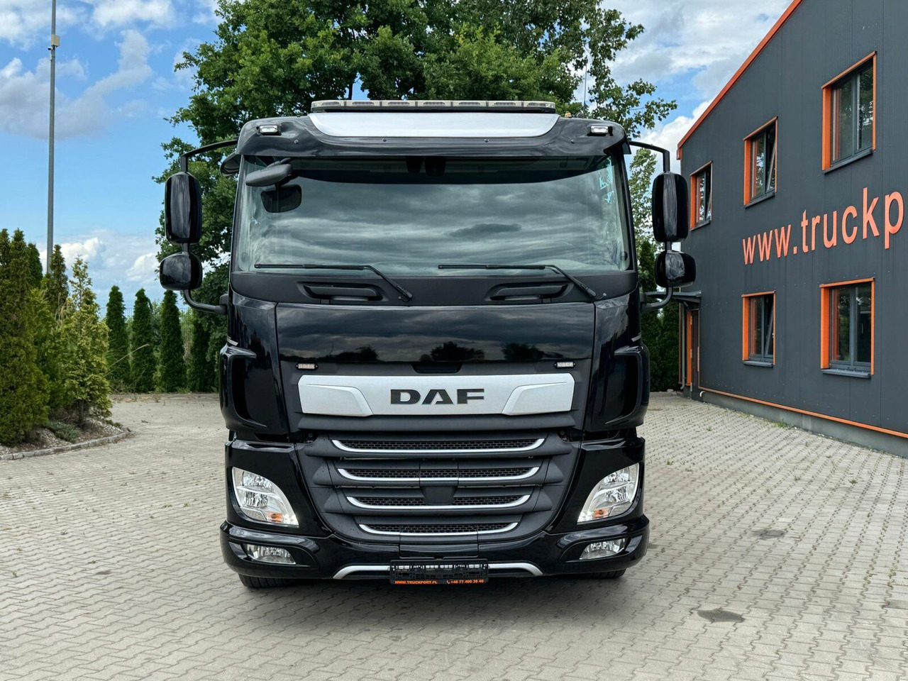 DAF CF 450 FAN 6x2 Pritsche mit Kran HIAB 188 E-6 - Camión caja abierta, Camión grúa: foto 3 DAF CF 450 FAN 6x2 Pritsche mit Kran HIAB 188 E-6 - Camión caja abierta, Camión grúa: foto 3
