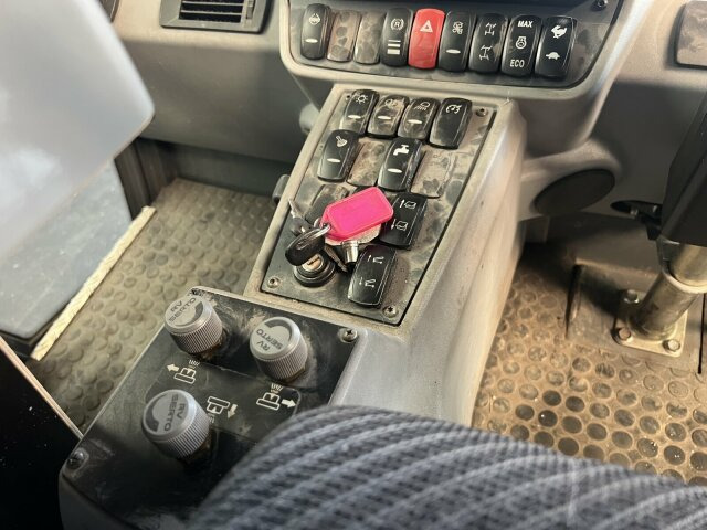 Barredora vial Hako Citymaster CM 2200 Kehrmaschine 2 m³: foto 6 Barredora vial Hako Citymaster CM 2200 Kehrmaschine 2 m³: foto 6